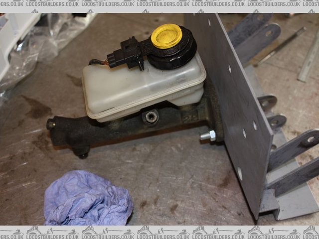 Rescued attachment master cylinder.jpg